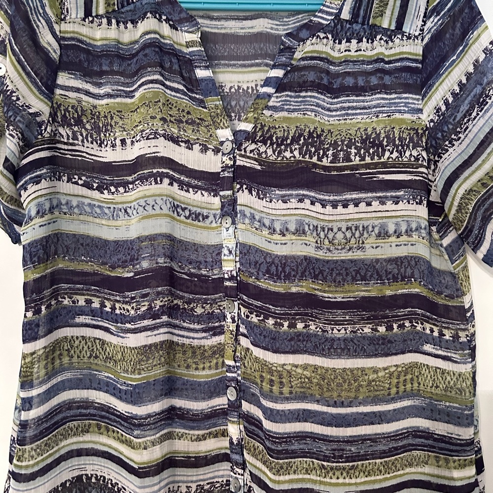 Lightweight Striped Button-Up Women's Top - Picture 2 of 6
